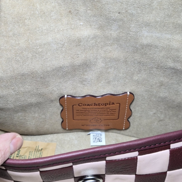 Coach 💥😱NWT Coachtopia Wavy Dinky Bag in Wine/Pink Checkerboard - Picture 6 of 12